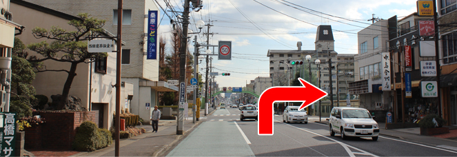 岐阜北高校前の交差点を右折
